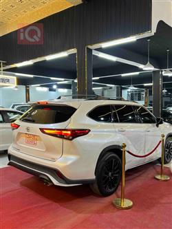 تۆیۆتا هایلاندەر